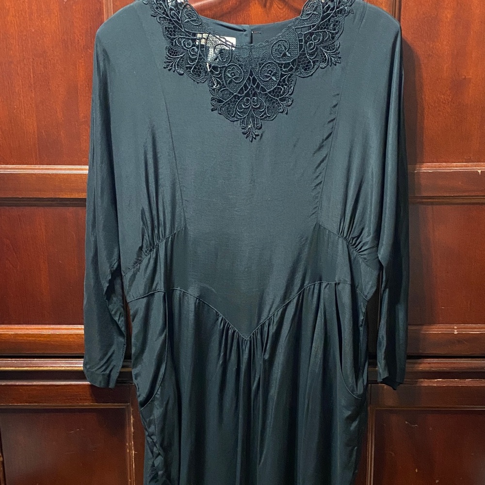 Venezia vintage plus size 22 Black Long Sleeve Dress with Lace Accents
